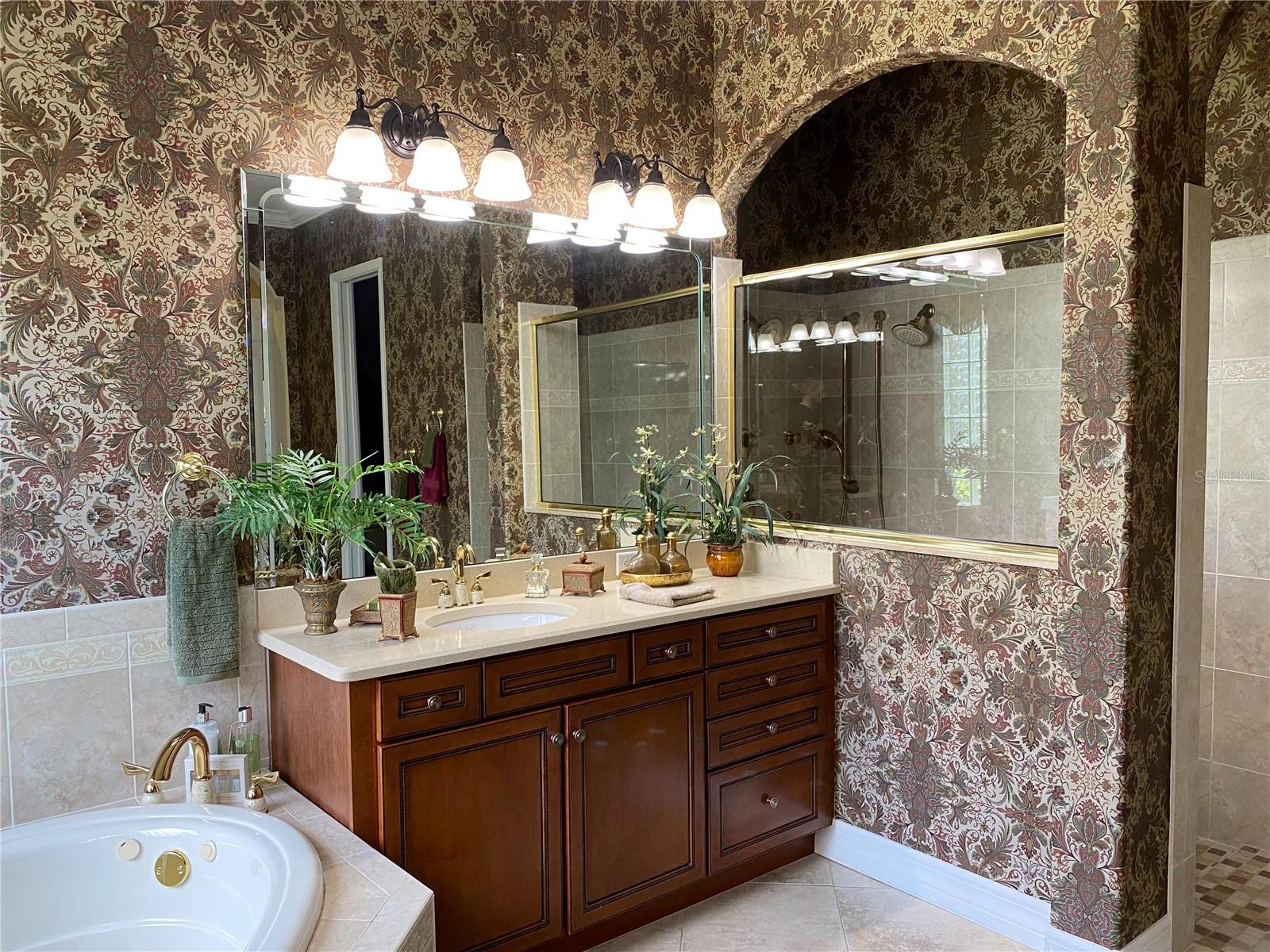 Listing photo id 44 for 21430 Draycott Way