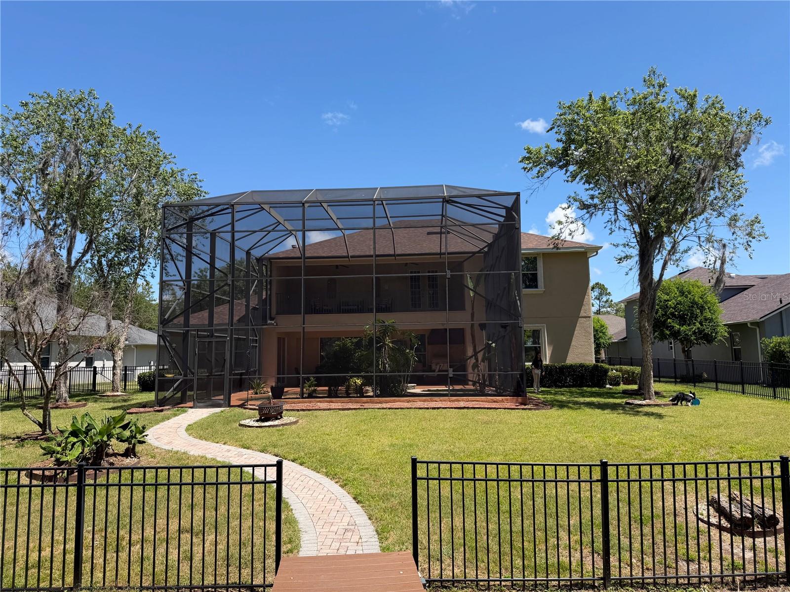 Listing photo id 3 for 21430 Draycott Way