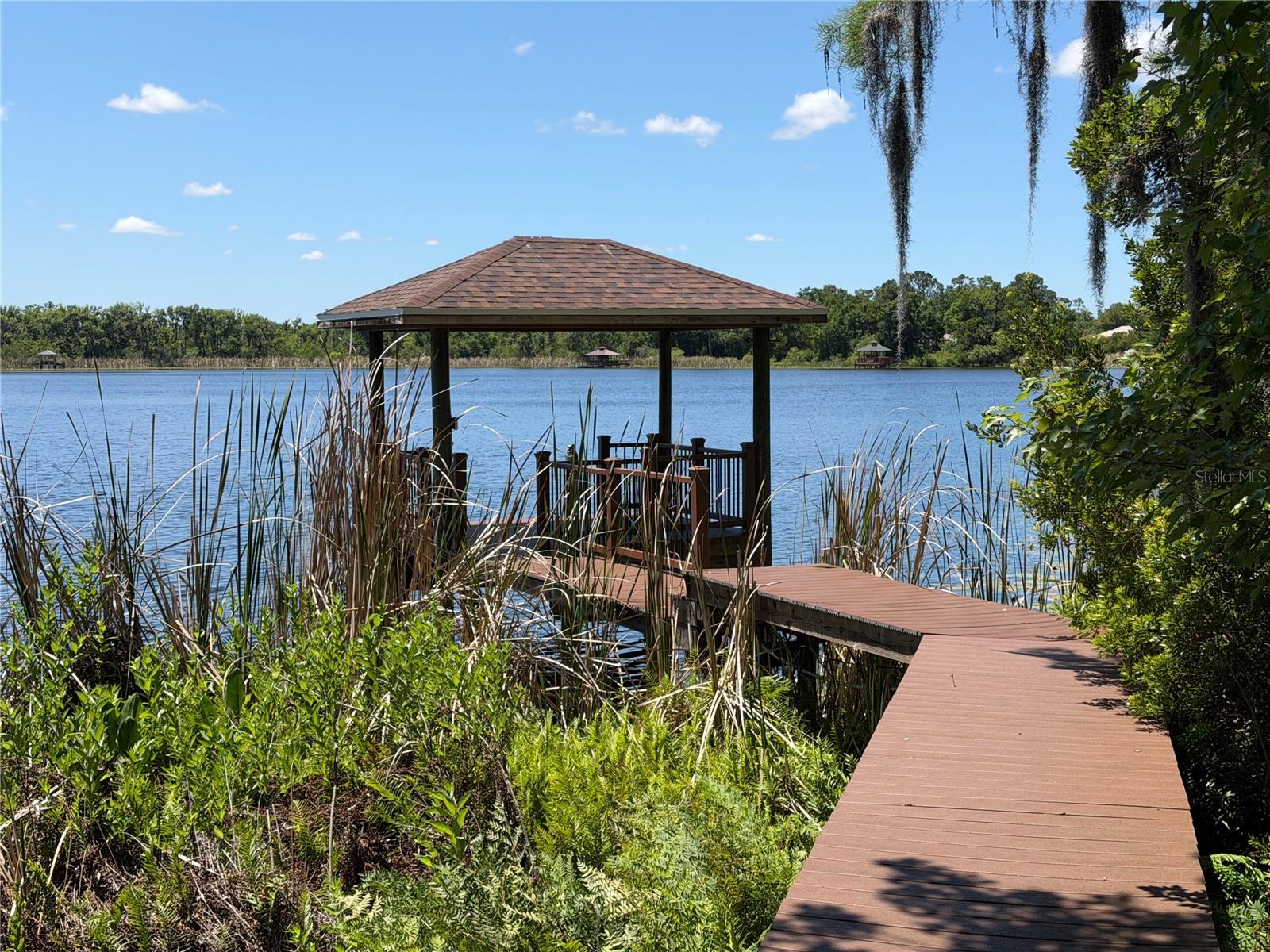 Listing photo id 4 for 21430 Draycott Way