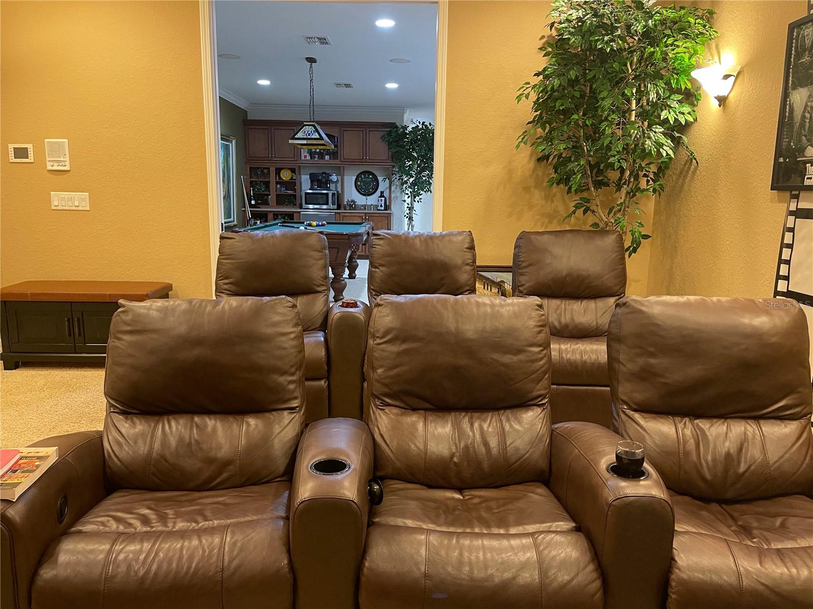 Listing photo id 59 for 21430 Draycott Way