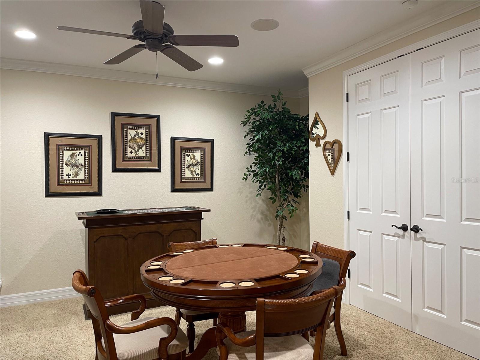 Listing photo id 62 for 21430 Draycott Way