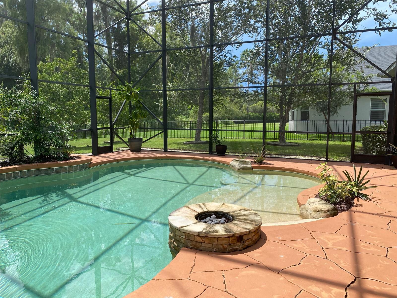 Listing photo id 82 for 21430 Draycott Way