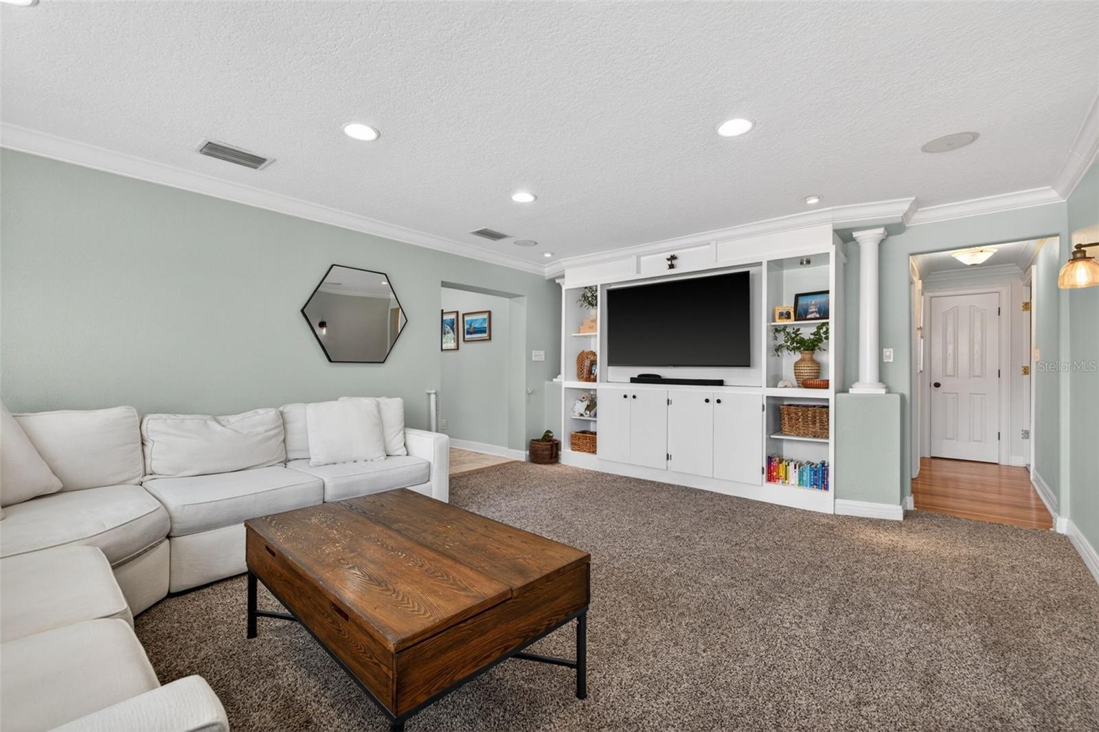 Image 14 of 40 For 3318 Ridge Avenue