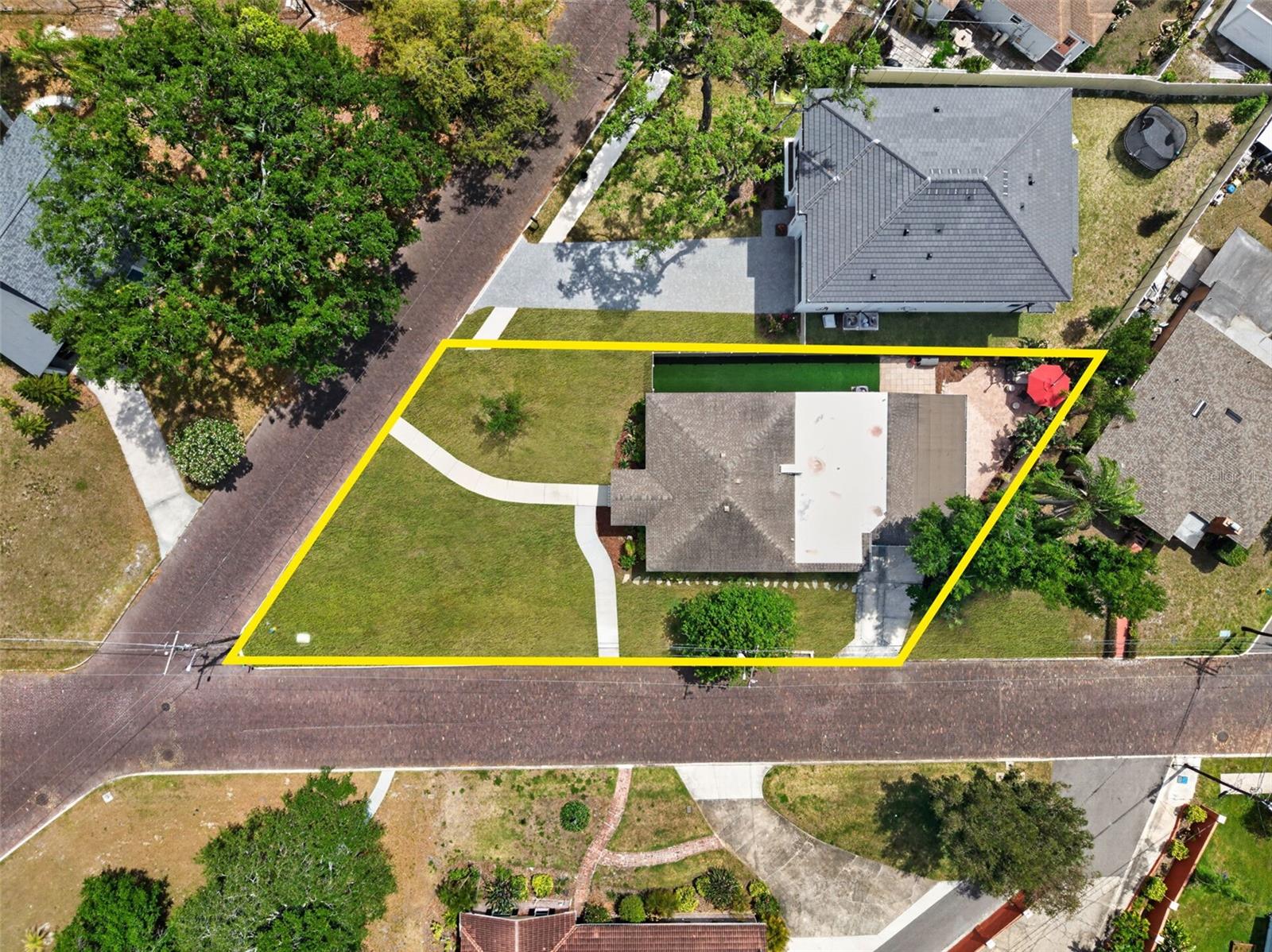 Image 3 of 40 For 3318 Ridge Avenue