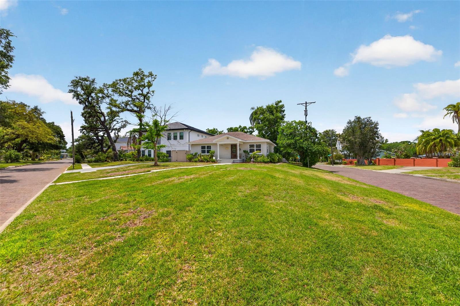 Image 32 of 40 For 3318 Ridge Avenue