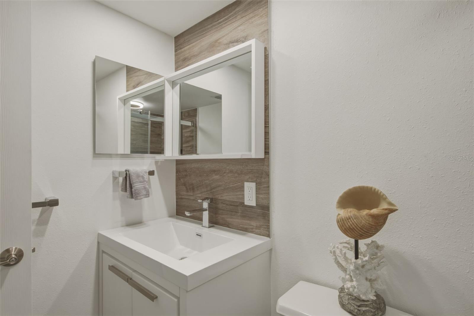 Image 20 of 48 For 1351 Gulf Boulevard 202