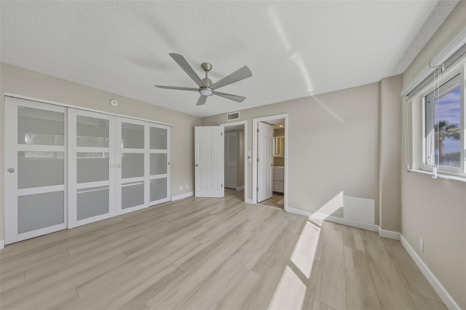 Image 22 of 48 For 1351 Gulf Boulevard 202