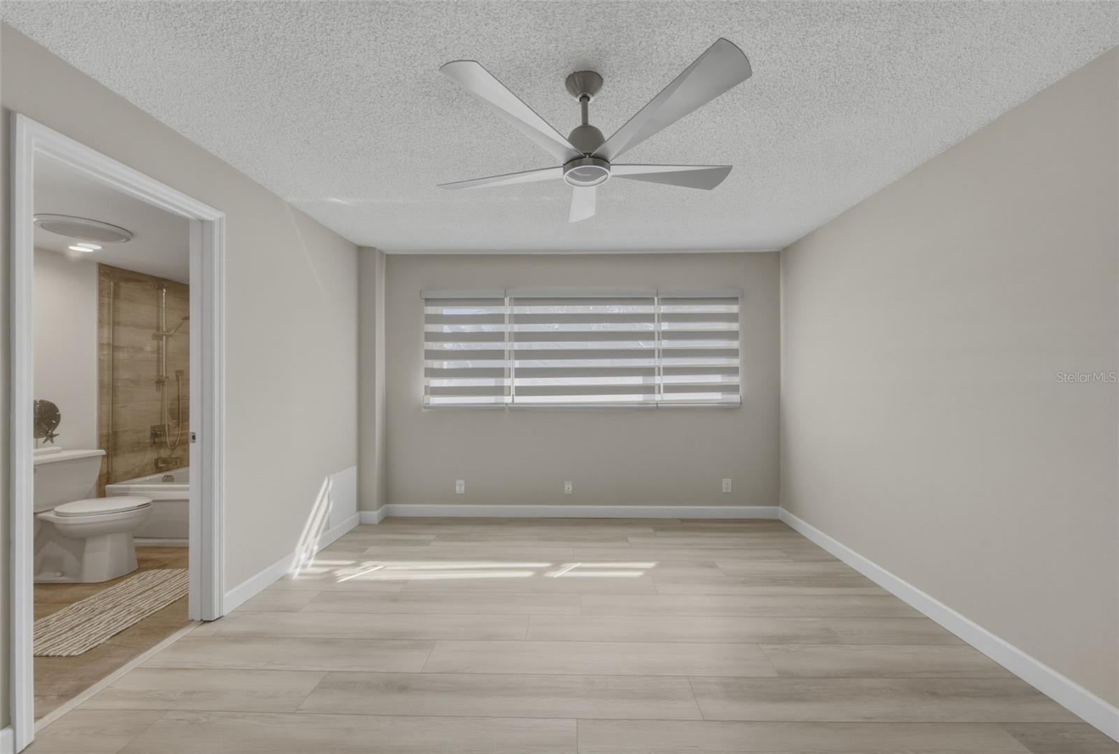 Image 23 of 48 For 1351 Gulf Boulevard 202