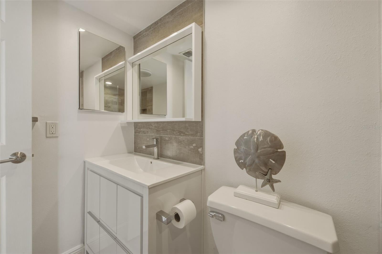 Image 25 of 48 For 1351 Gulf Boulevard 202