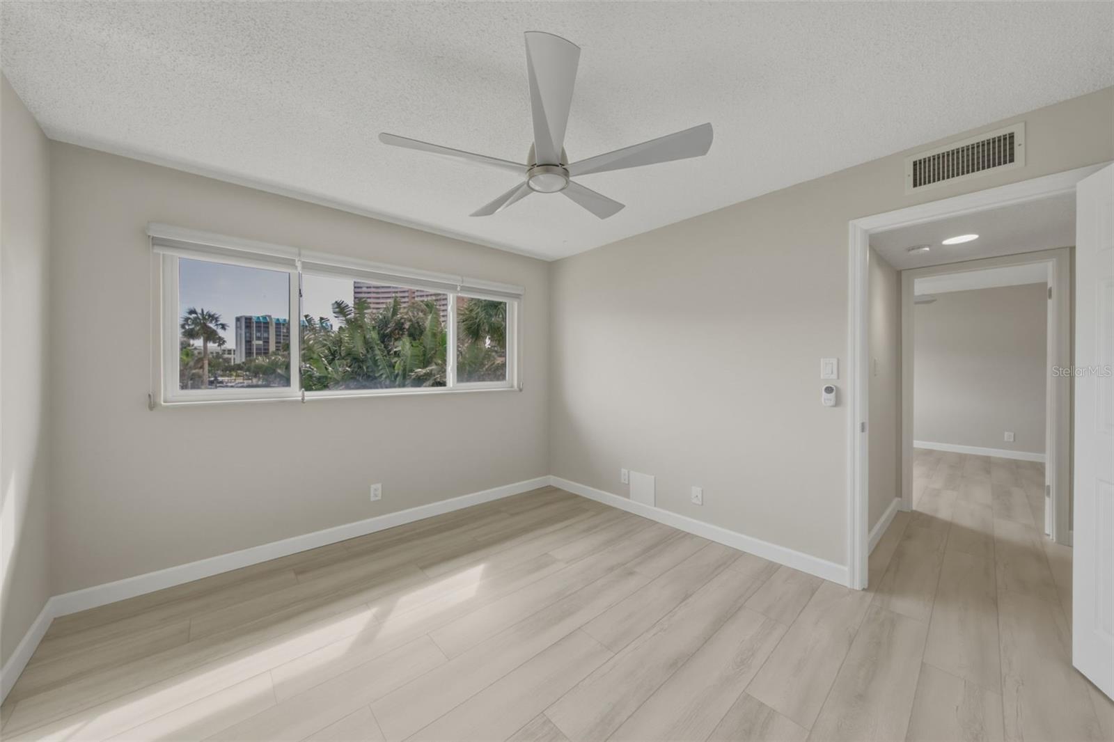 Image 27 of 48 For 1351 Gulf Boulevard 202