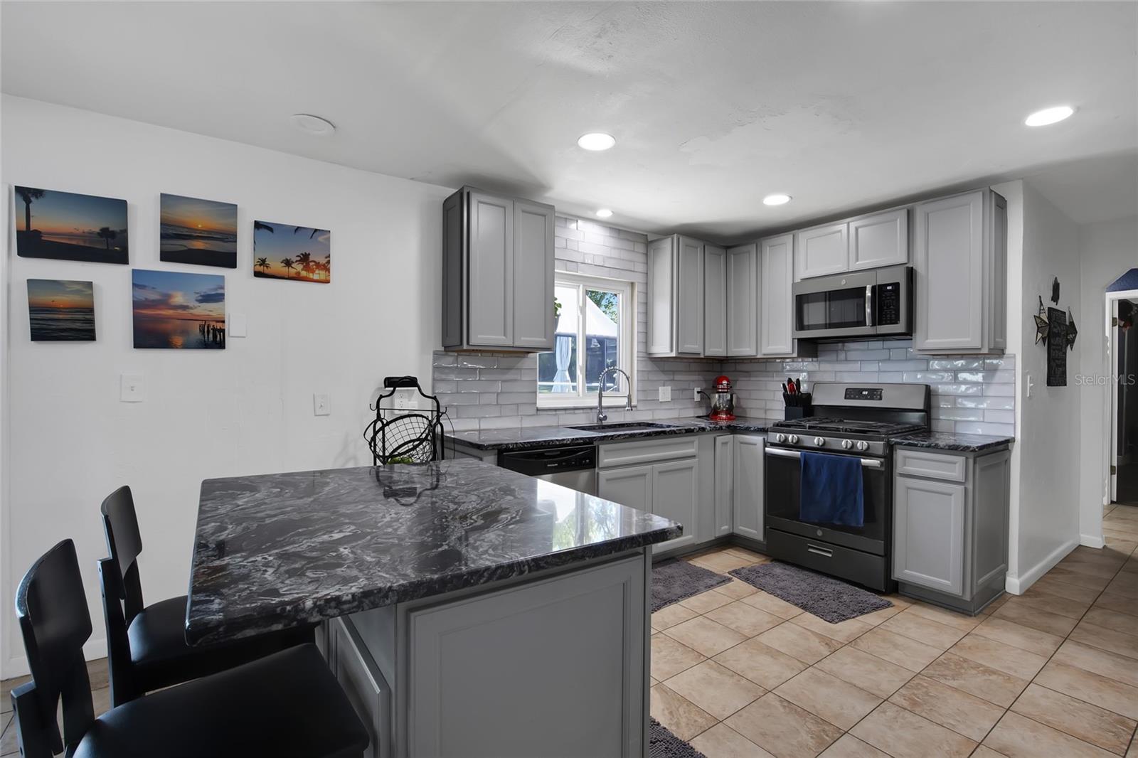 Image 11 of 41 For 317 7th Street
