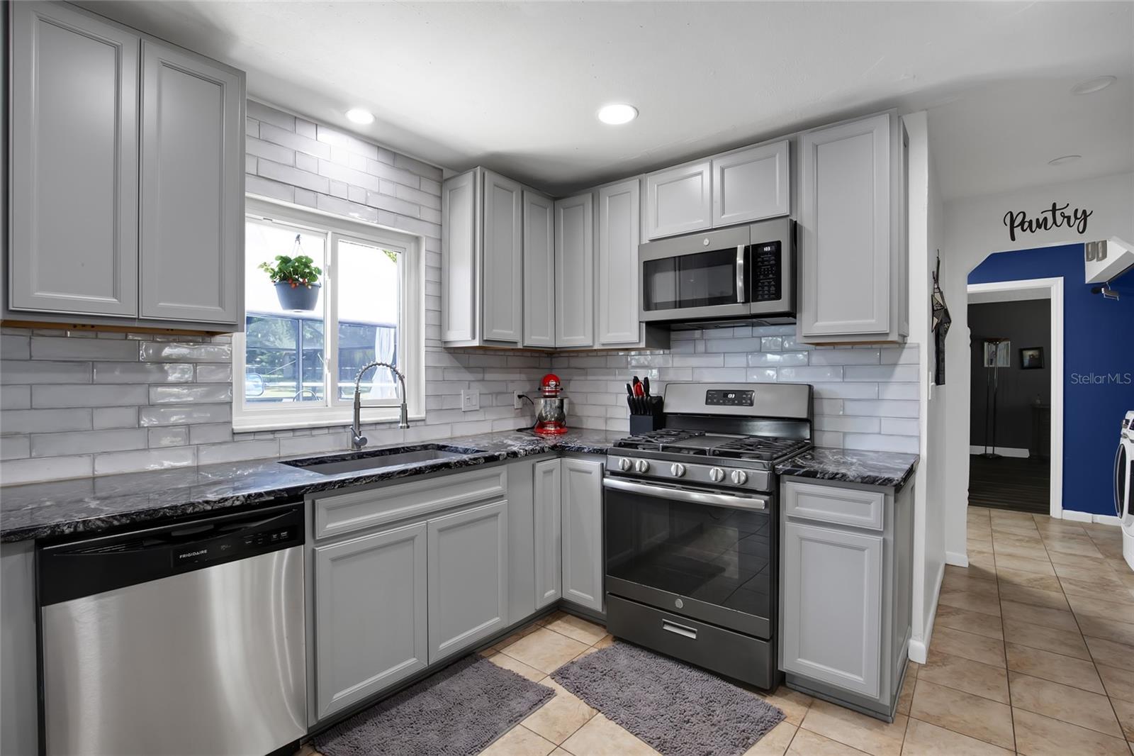 Image 12 of 41 For 317 7th Street