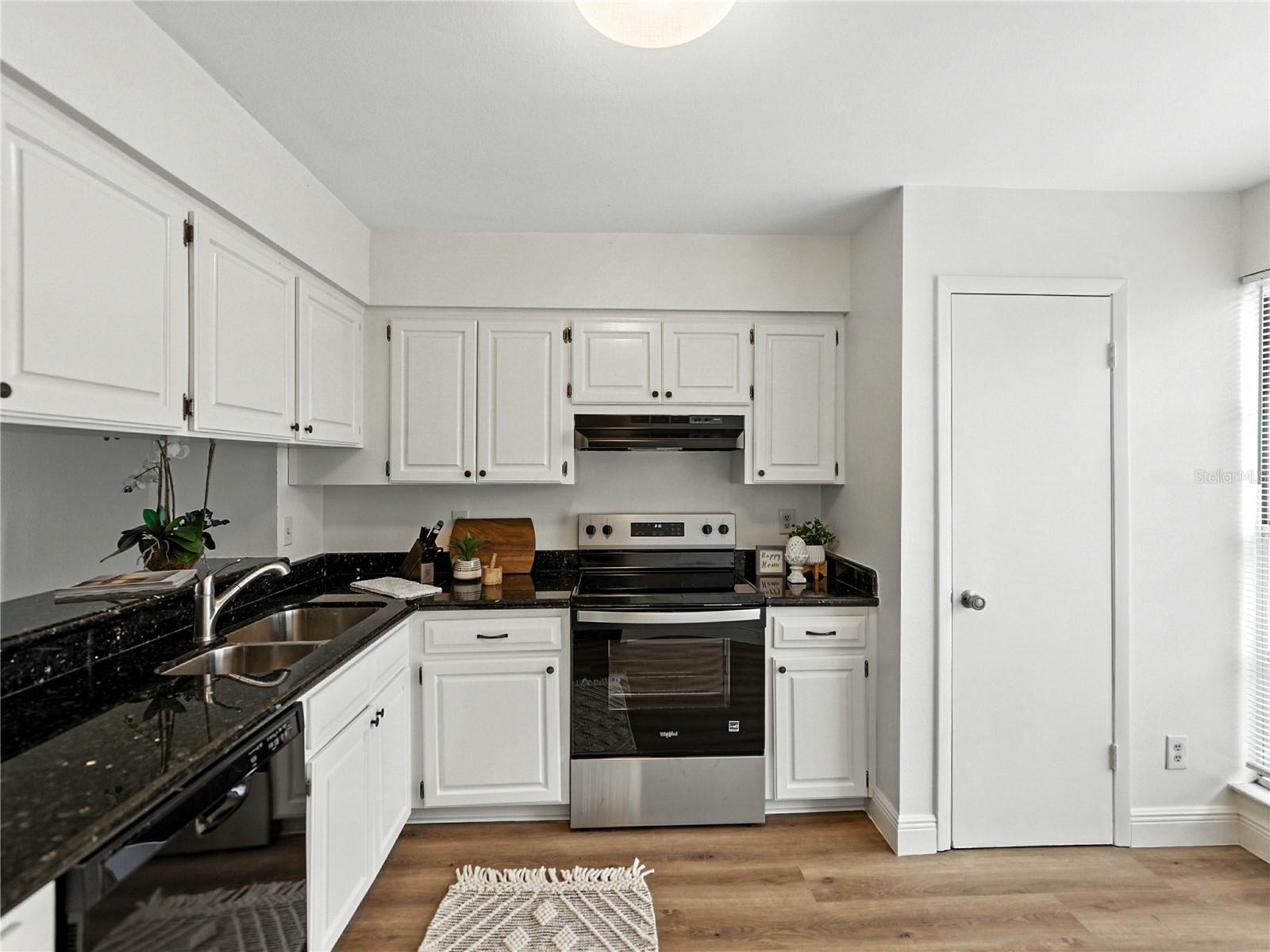 Image 5 of 55 For 1816 Mill Run Circle