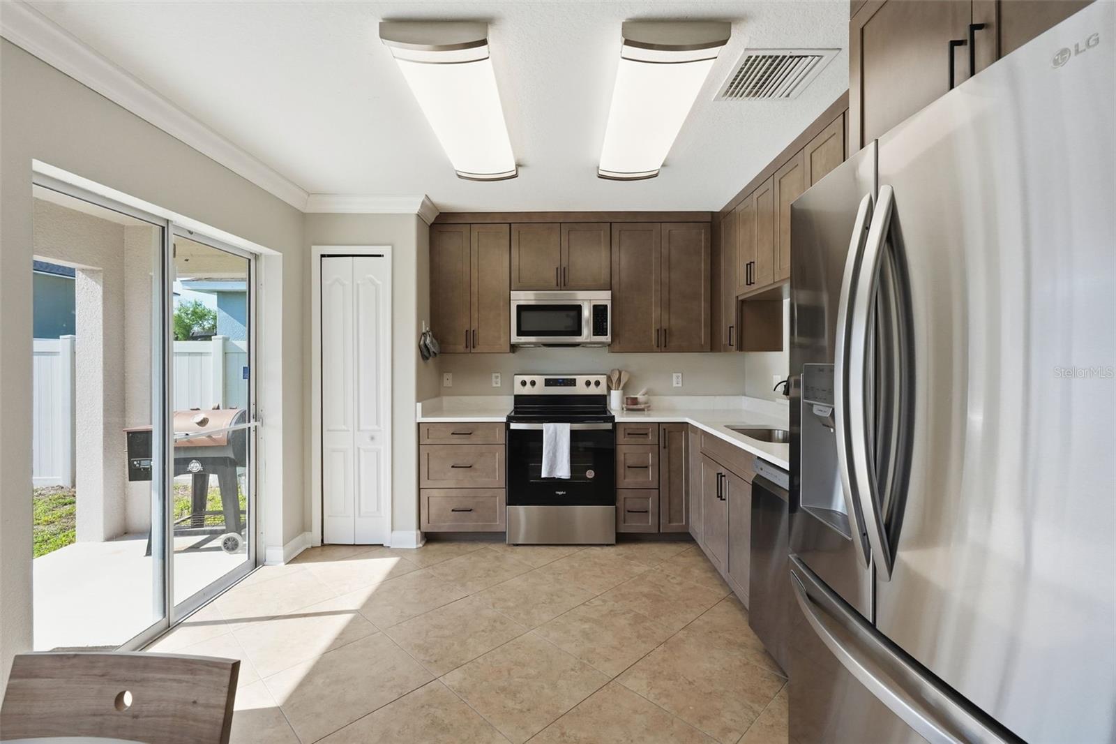 Image 11 of 44 For 7323 Lumber Port Drive