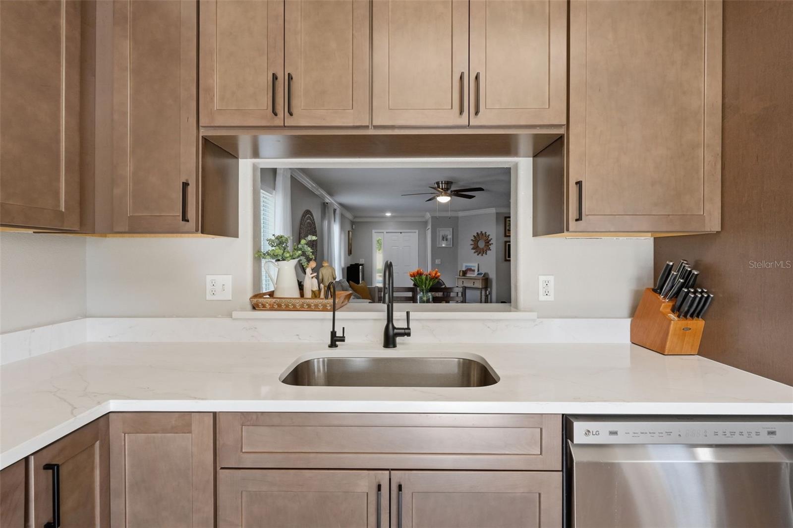 Image 12 of 44 For 7323 Lumber Port Drive