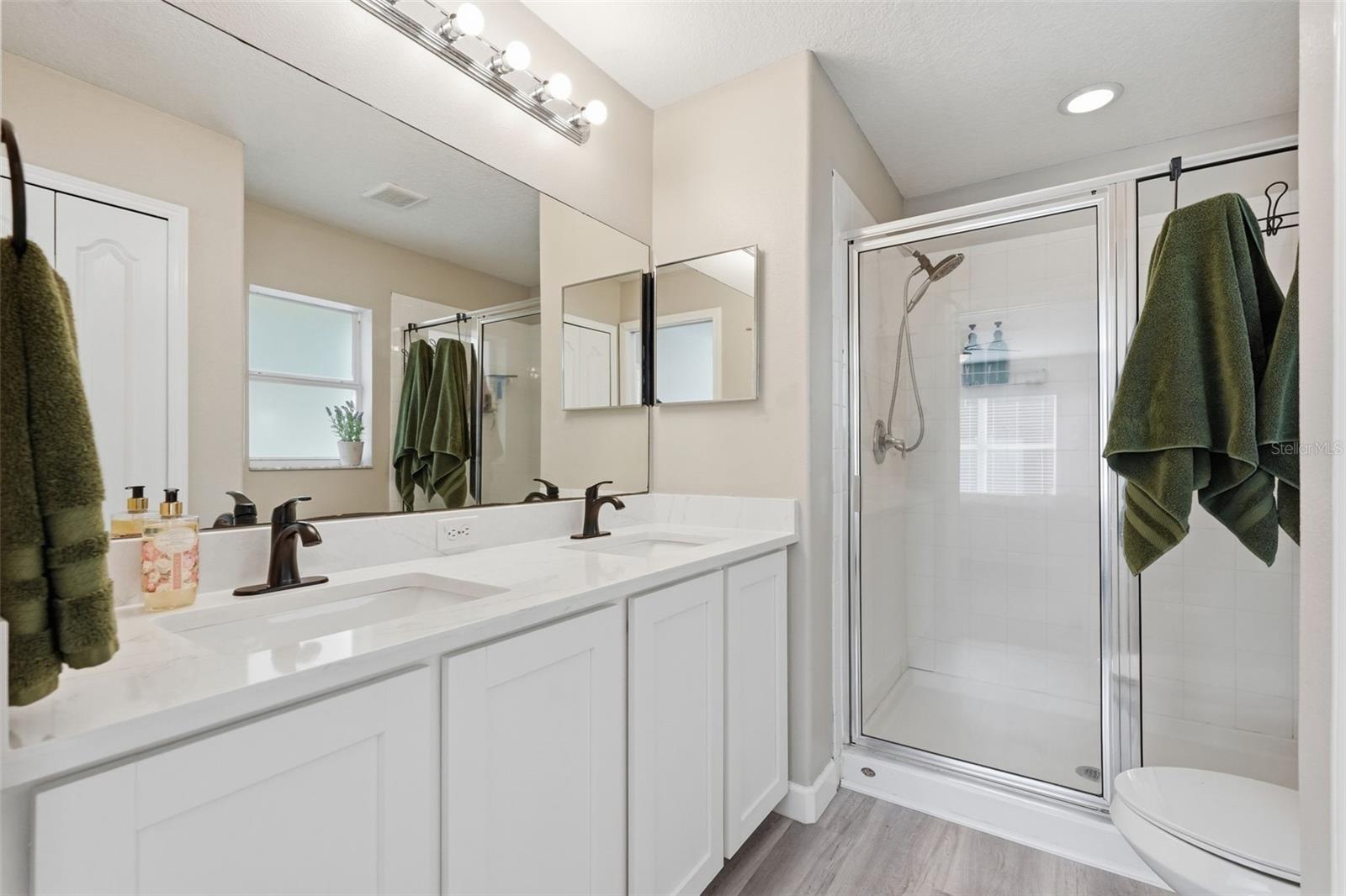 Image 17 of 44 For 7323 Lumber Port Drive