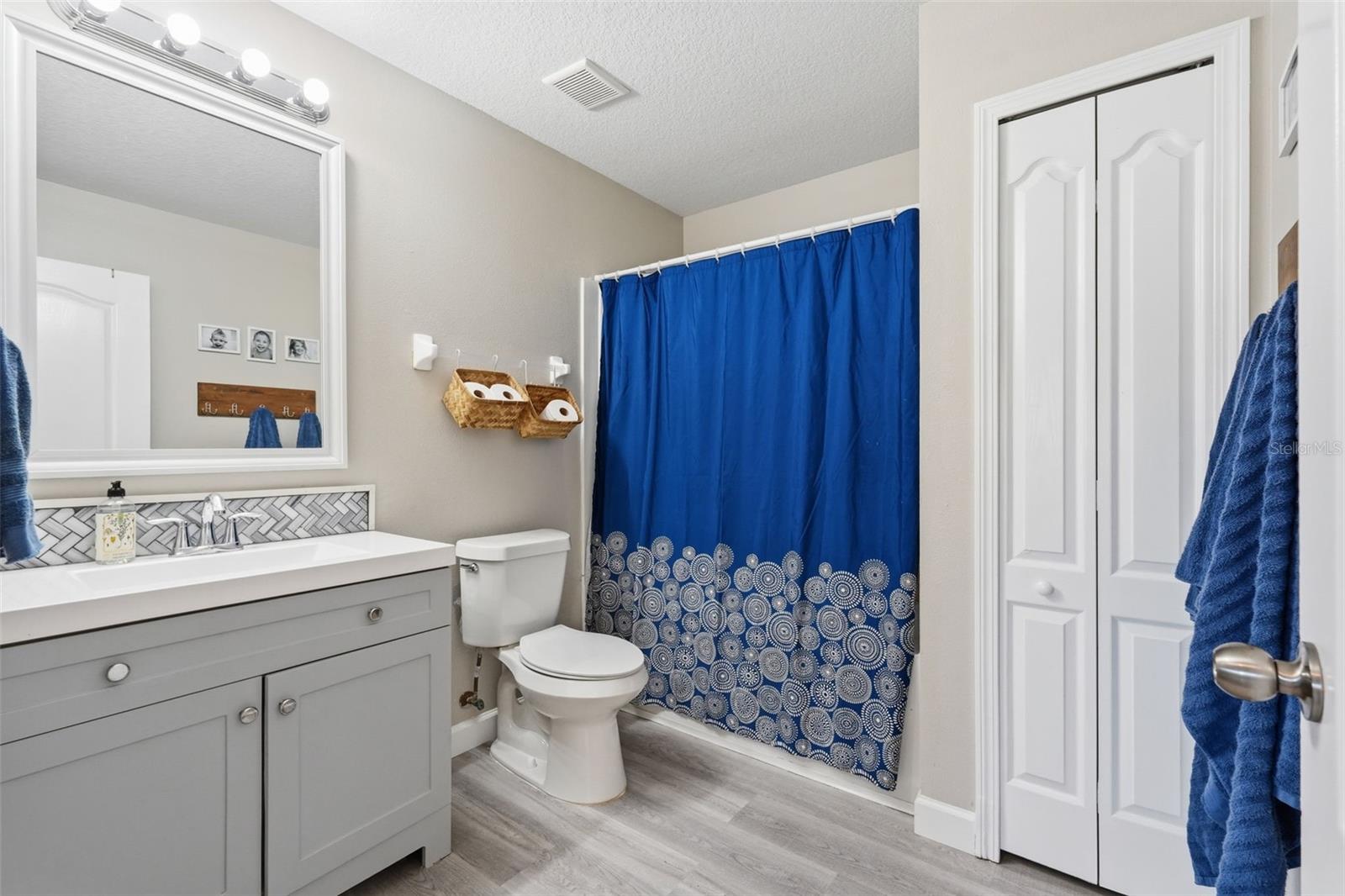 Image 32 of 44 For 7323 Lumber Port Drive