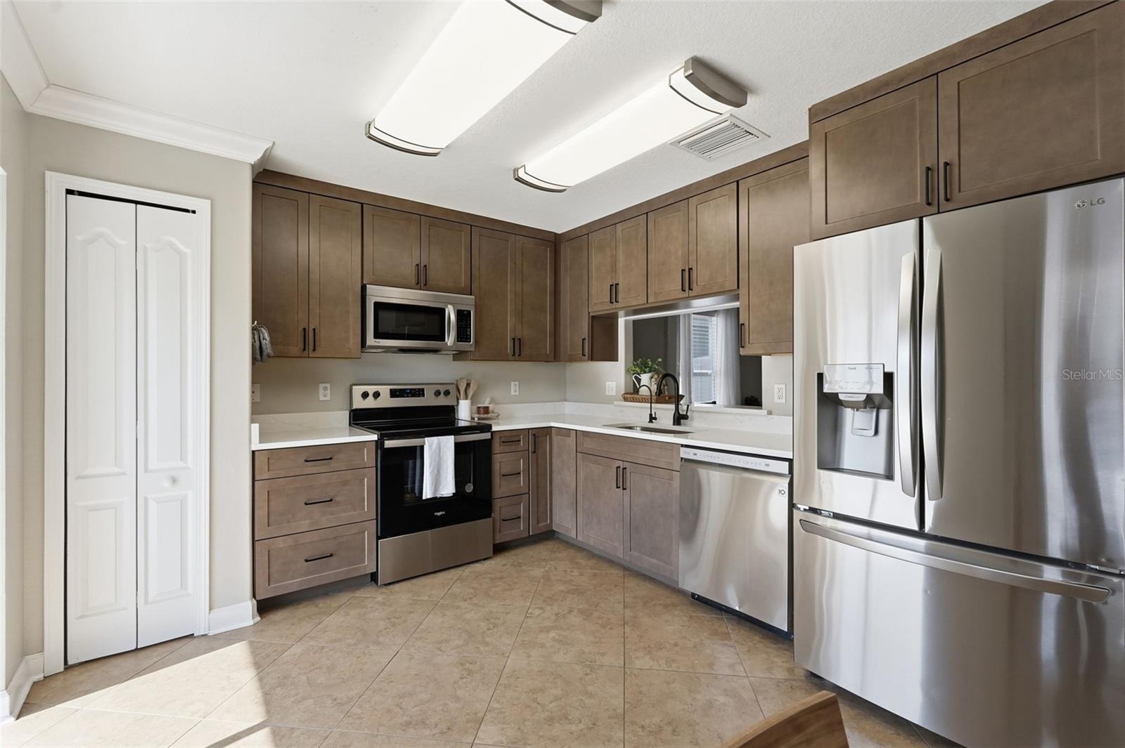 Image 9 of 44 For 7323 Lumber Port Drive