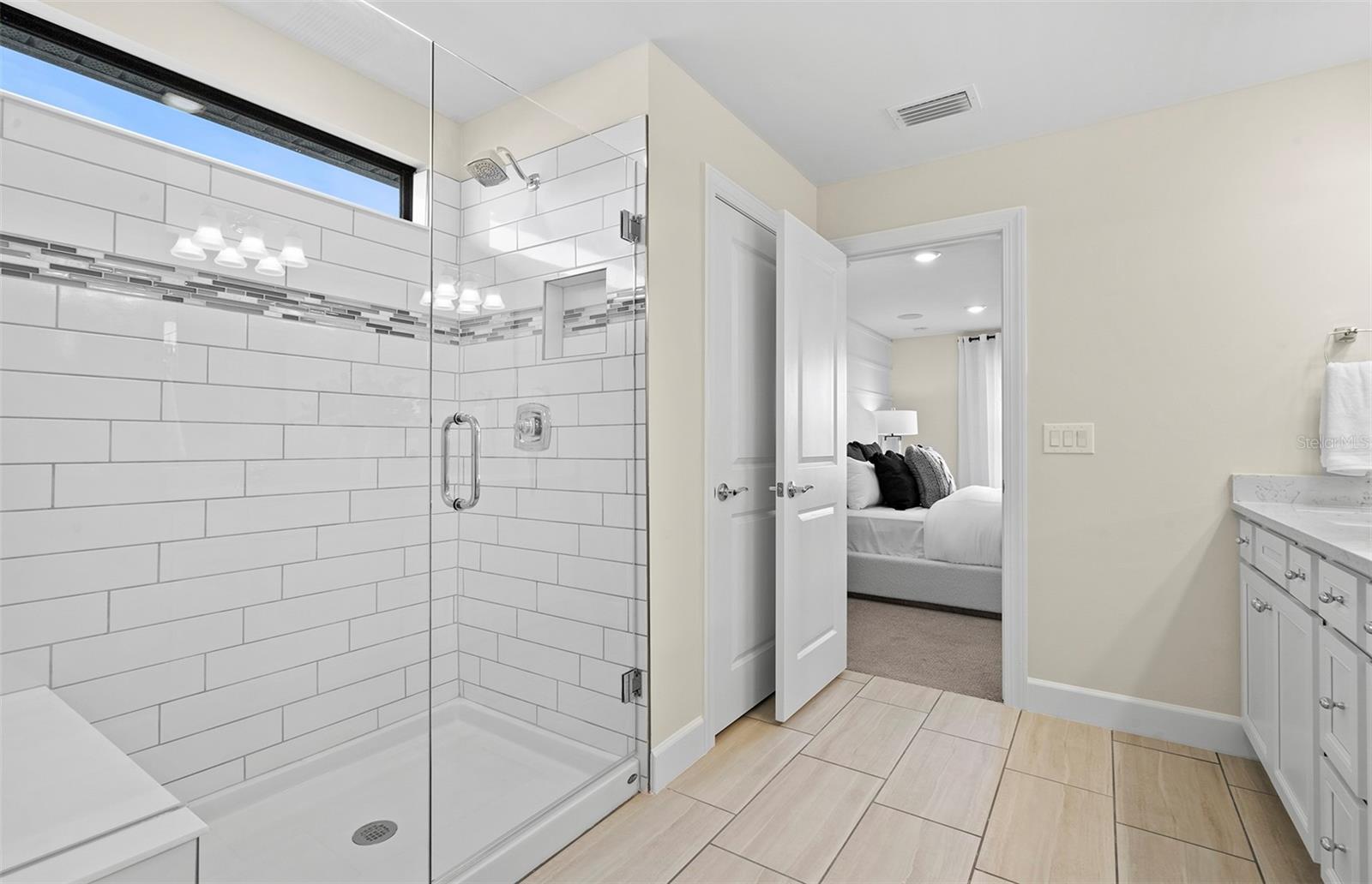 Image 18 of 28 For 6120 Wire Grass Court