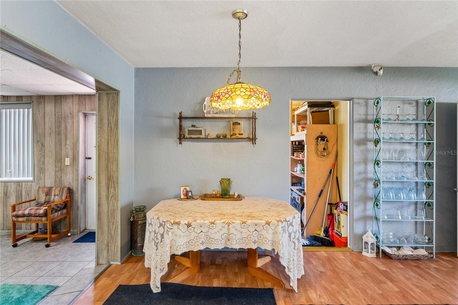 Image 10 of 39 For 348 Lewis Boulevard Se