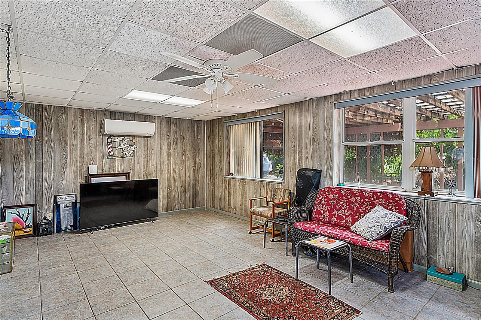 Image 12 of 39 For 348 Lewis Boulevard Se