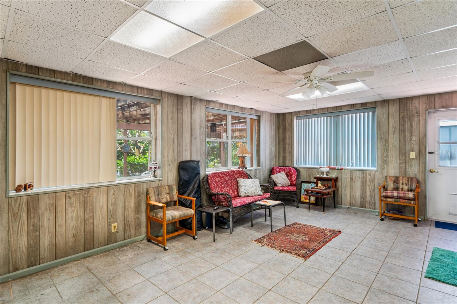 Image 13 of 39 For 348 Lewis Boulevard Se