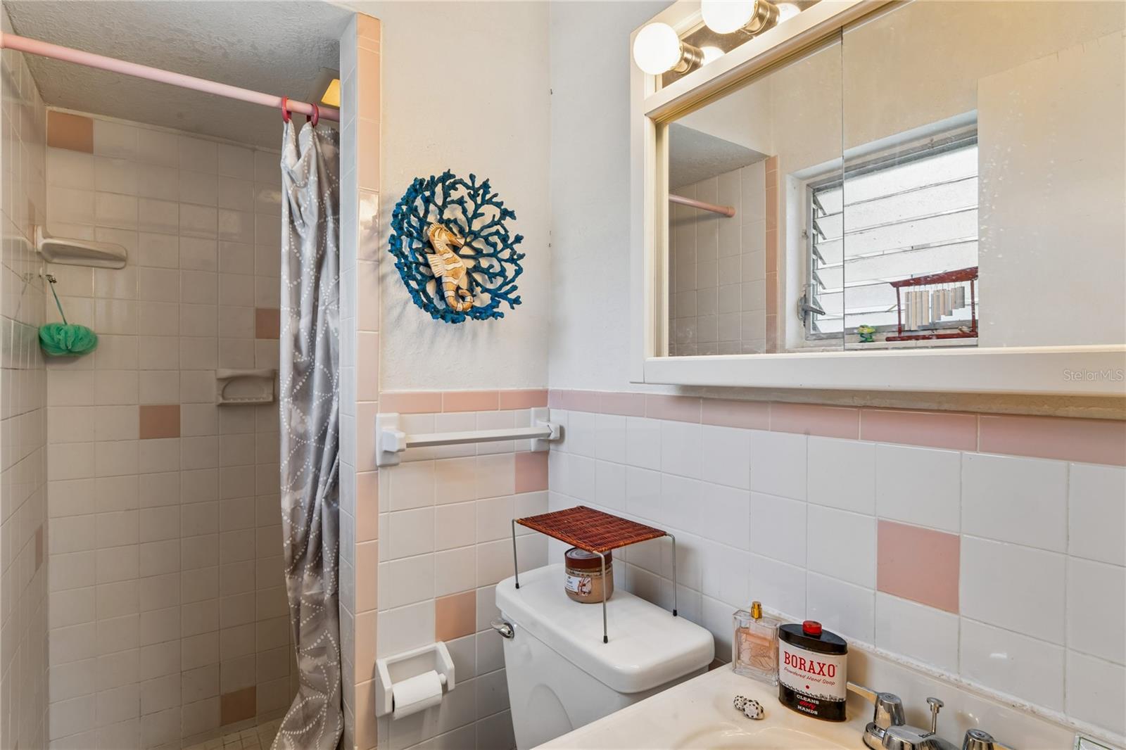 Image 17 of 39 For 348 Lewis Boulevard Se