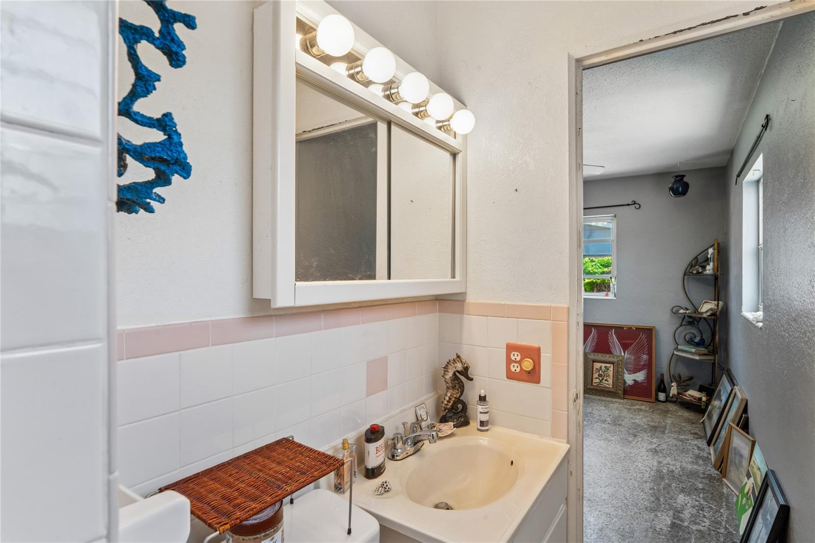 Image 18 of 39 For 348 Lewis Boulevard Se