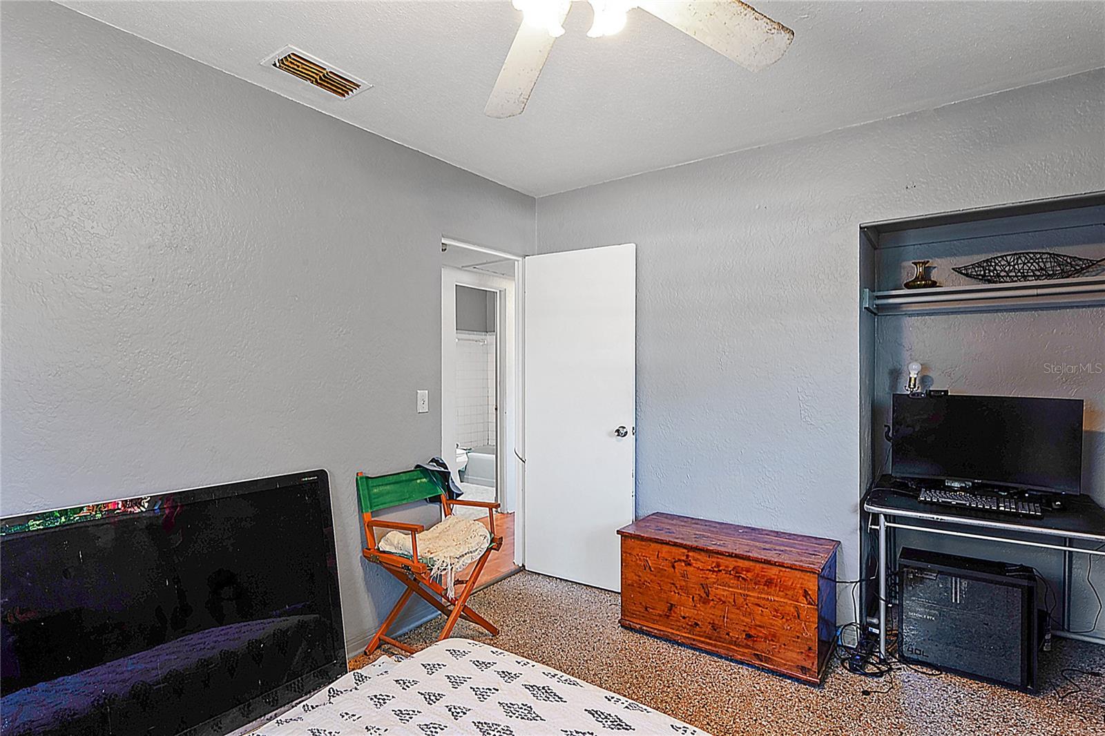 Image 20 of 39 For 348 Lewis Boulevard Se