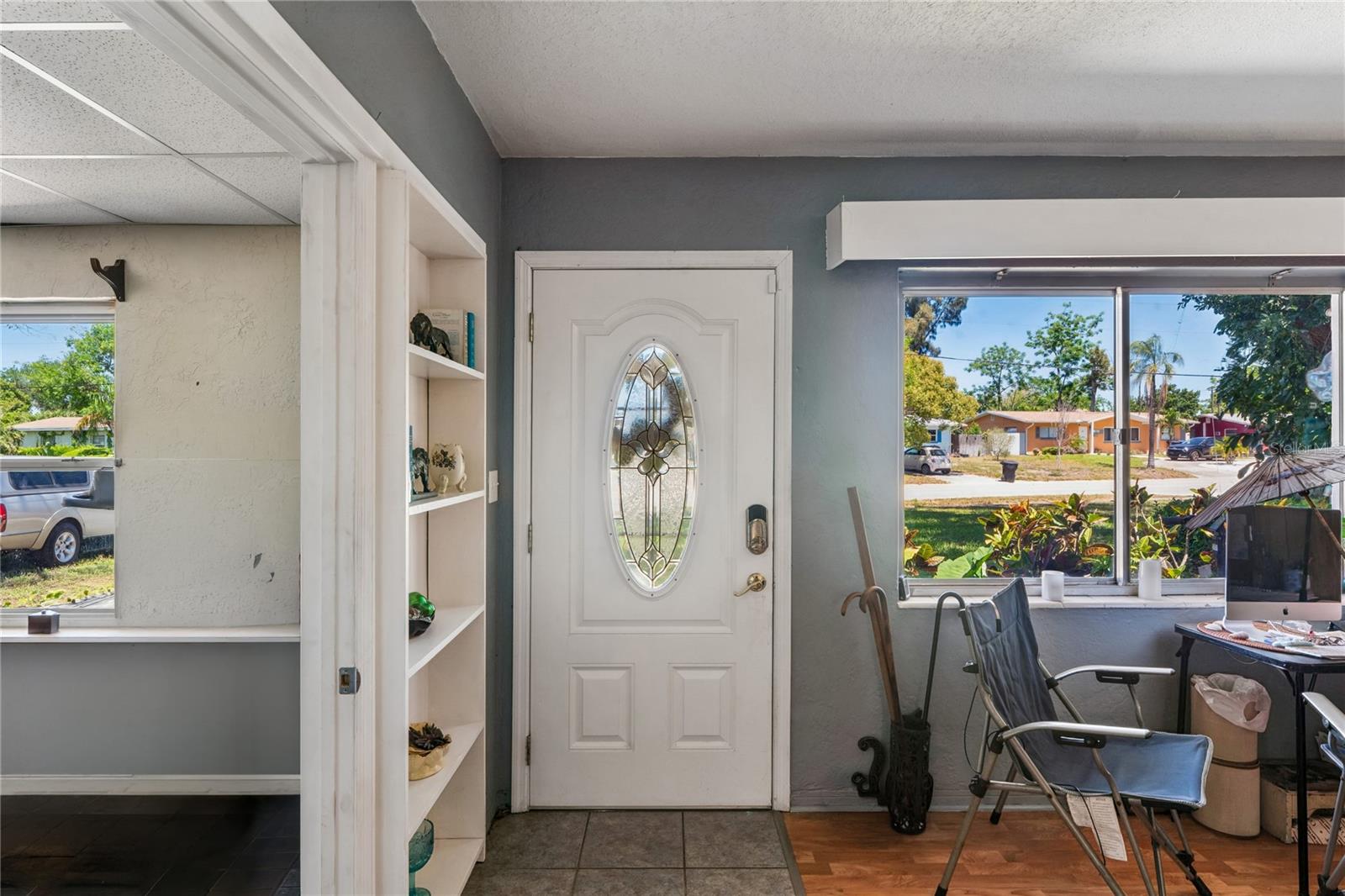 Image 4 of 39 For 348 Lewis Boulevard Se