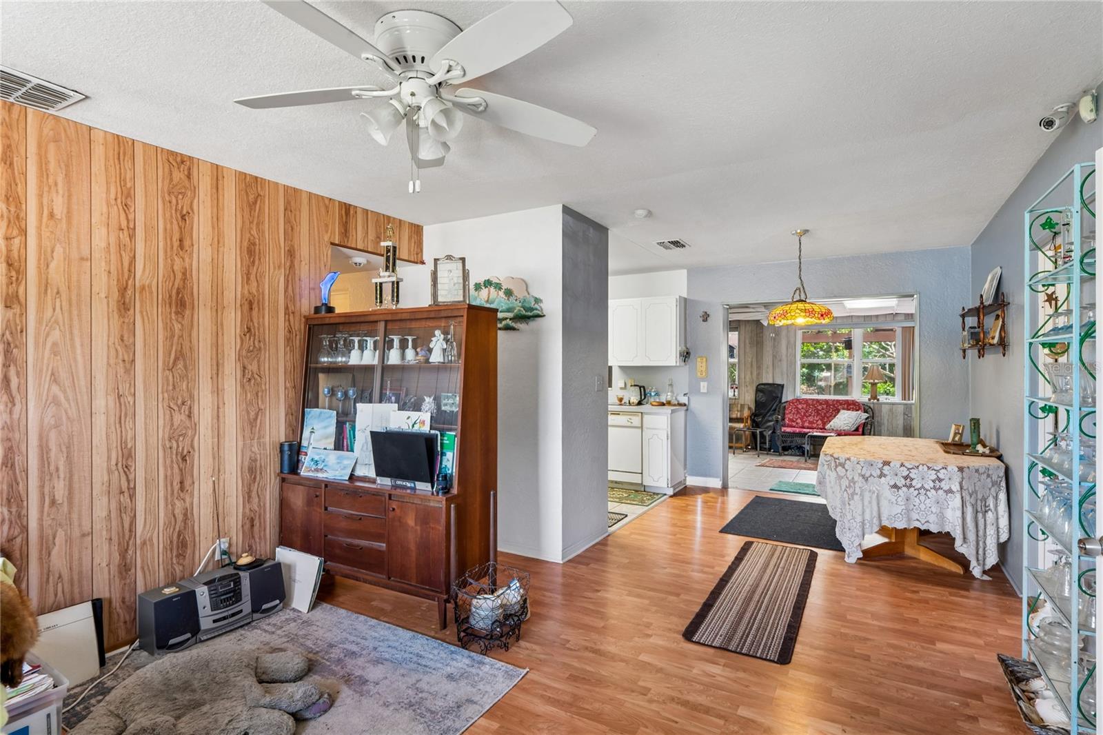 Image 5 of 39 For 348 Lewis Boulevard Se