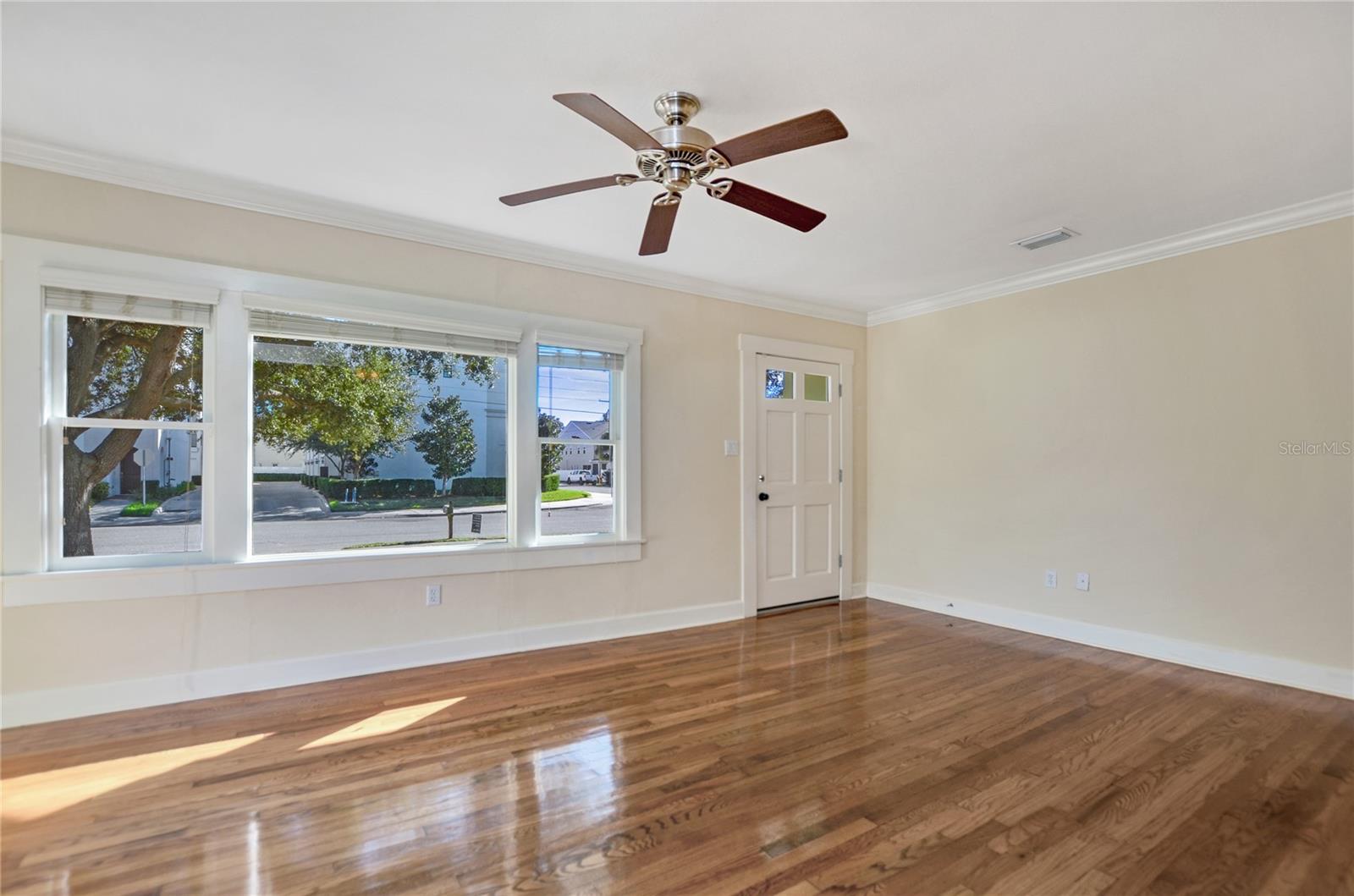 Image 12 of 23 For 301 Audubon Avenue