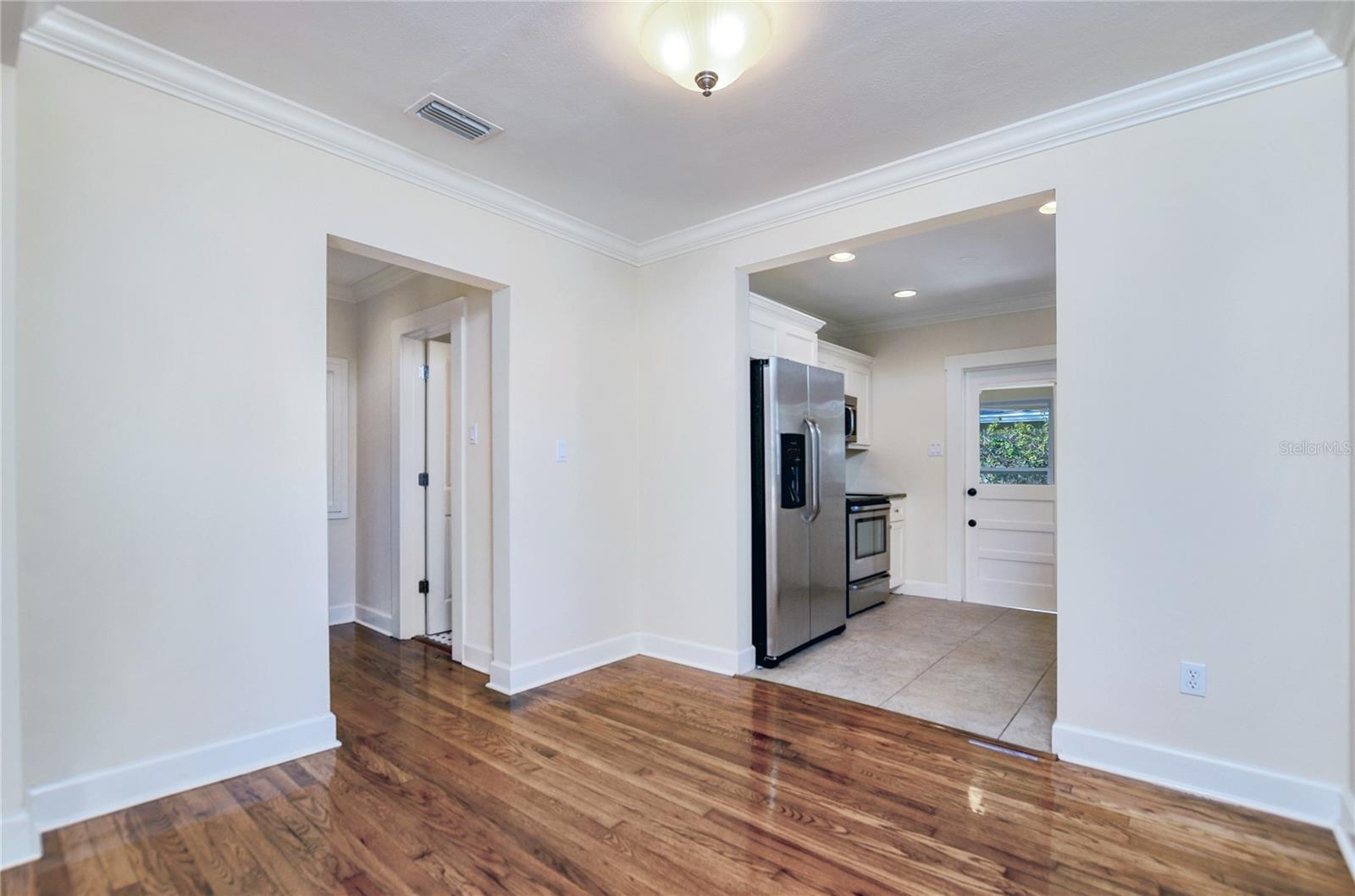 Image 13 of 23 For 301 Audubon Avenue