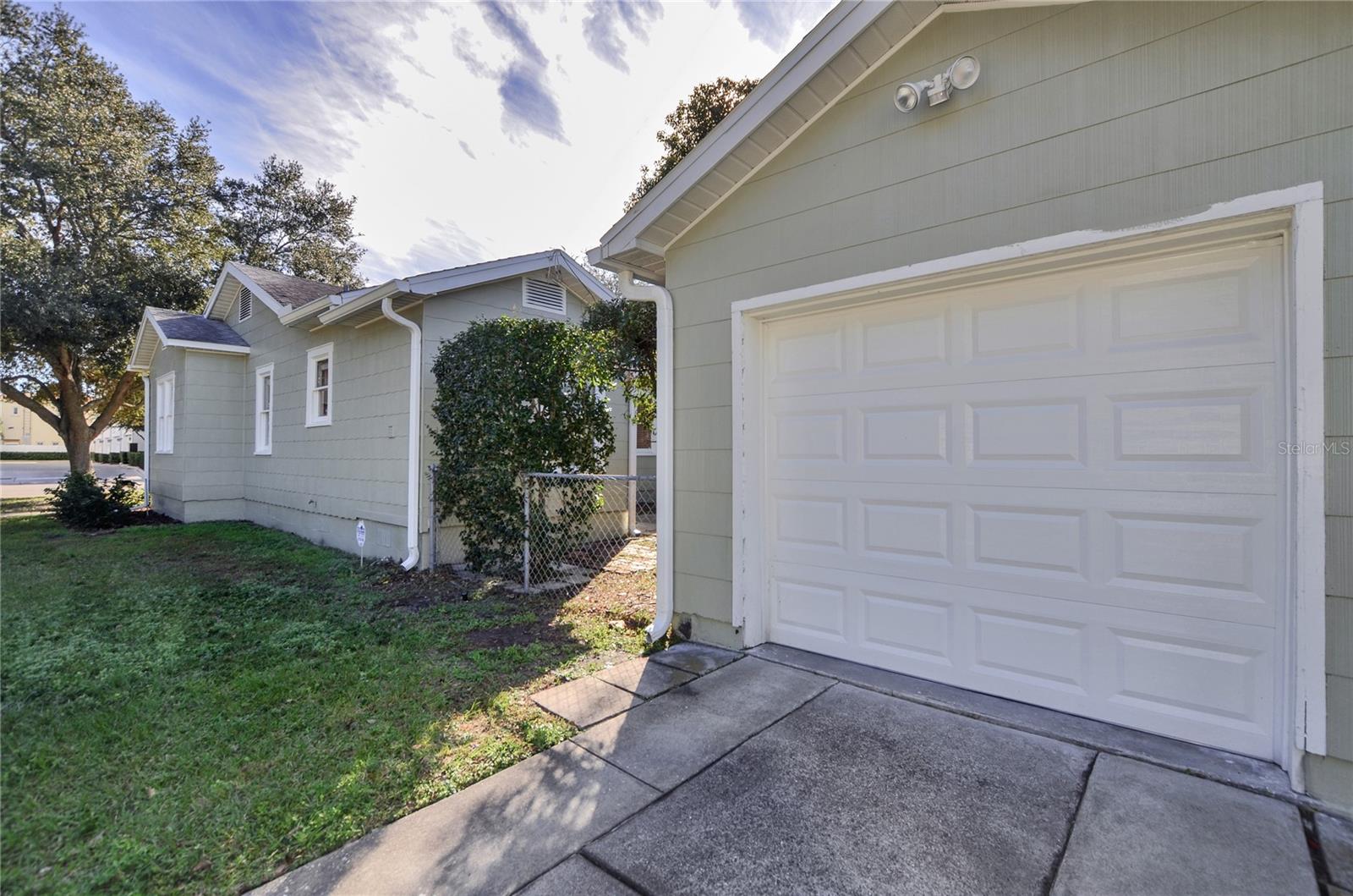 Image 9 of 23 For 301 Audubon Avenue