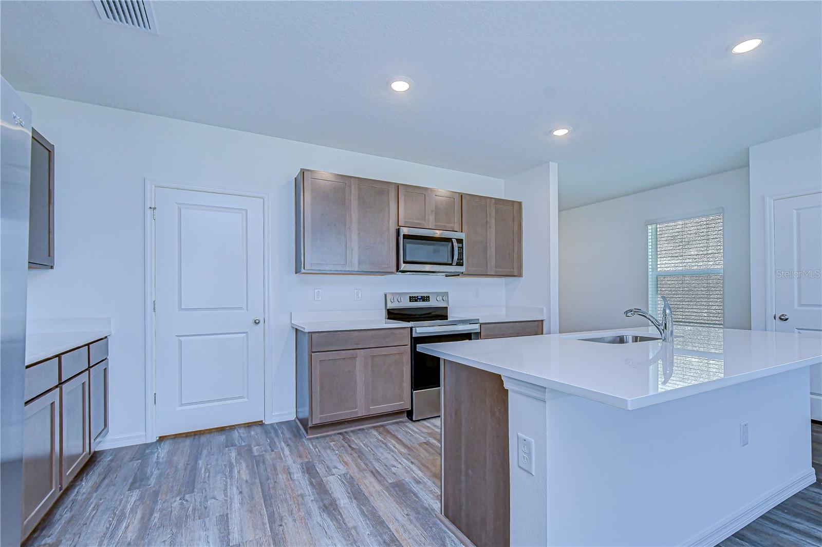 Image 11 of 62 For 32463 Weathered Oak Drive