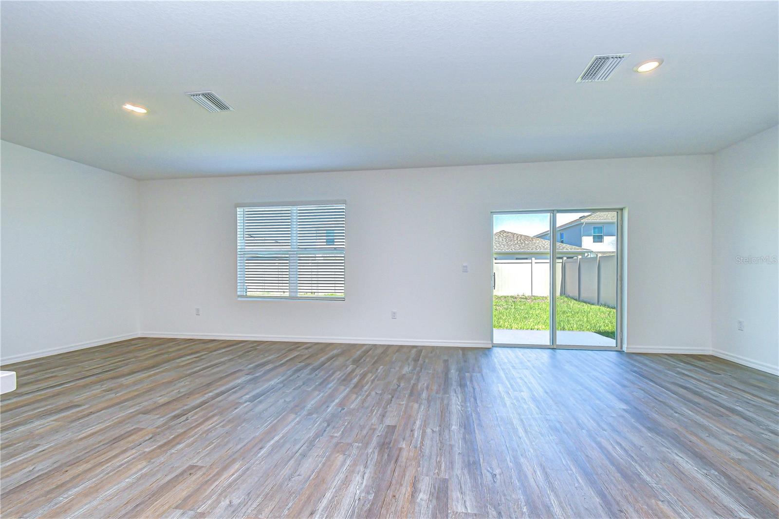 Image 18 of 62 For 32463 Weathered Oak Drive