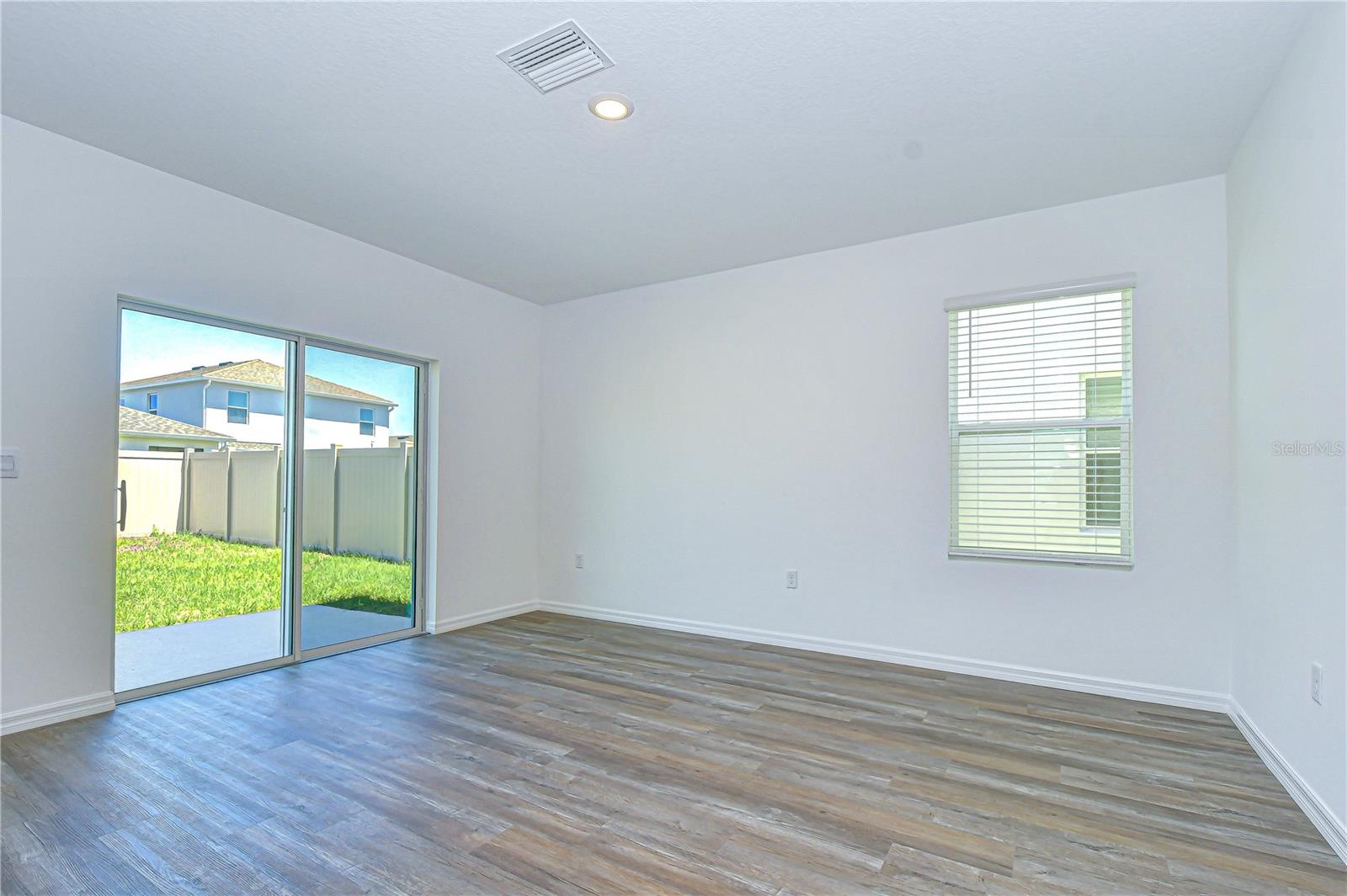 Image 19 of 62 For 32463 Weathered Oak Drive