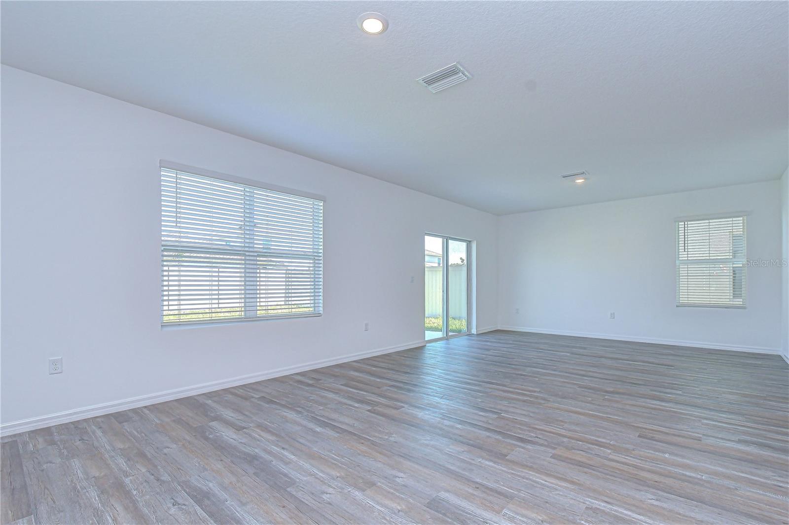 Image 27 of 62 For 32463 Weathered Oak Drive
