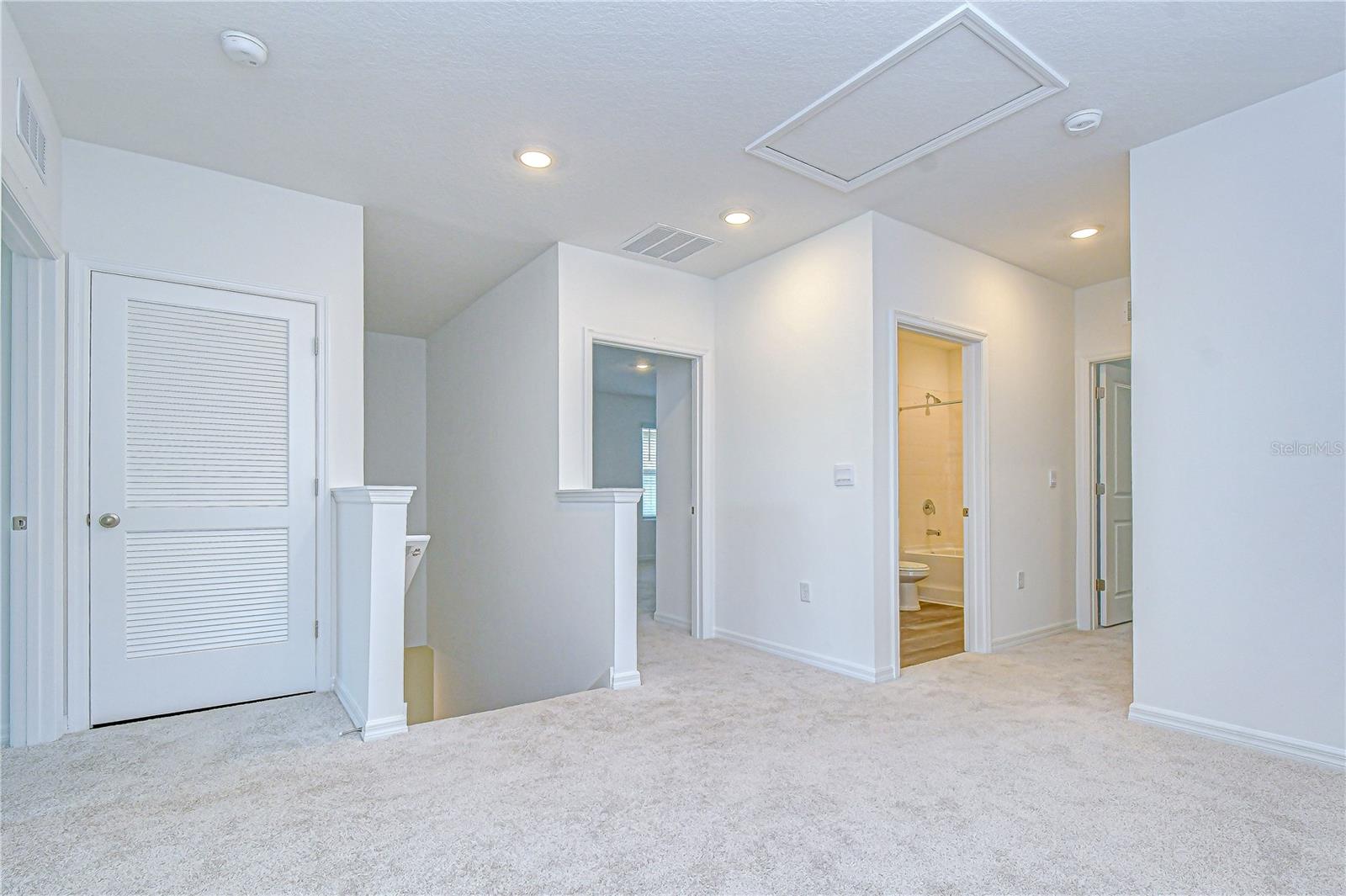 Image 29 of 62 For 32463 Weathered Oak Drive