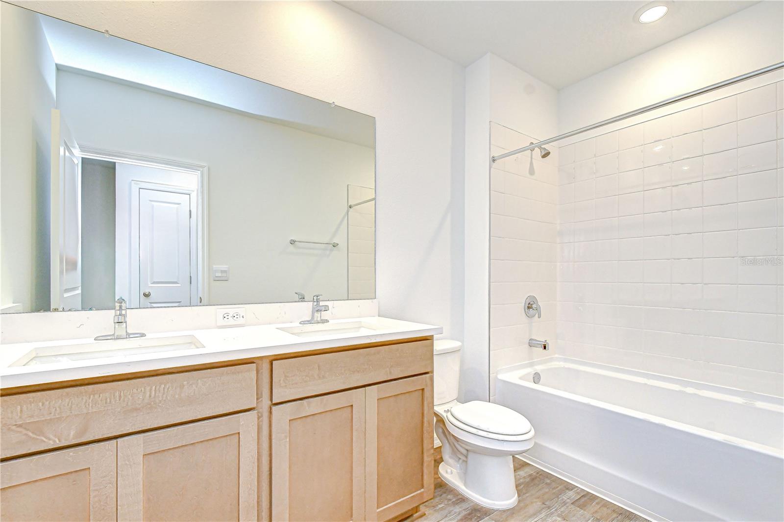 Image 34 of 62 For 32463 Weathered Oak Drive