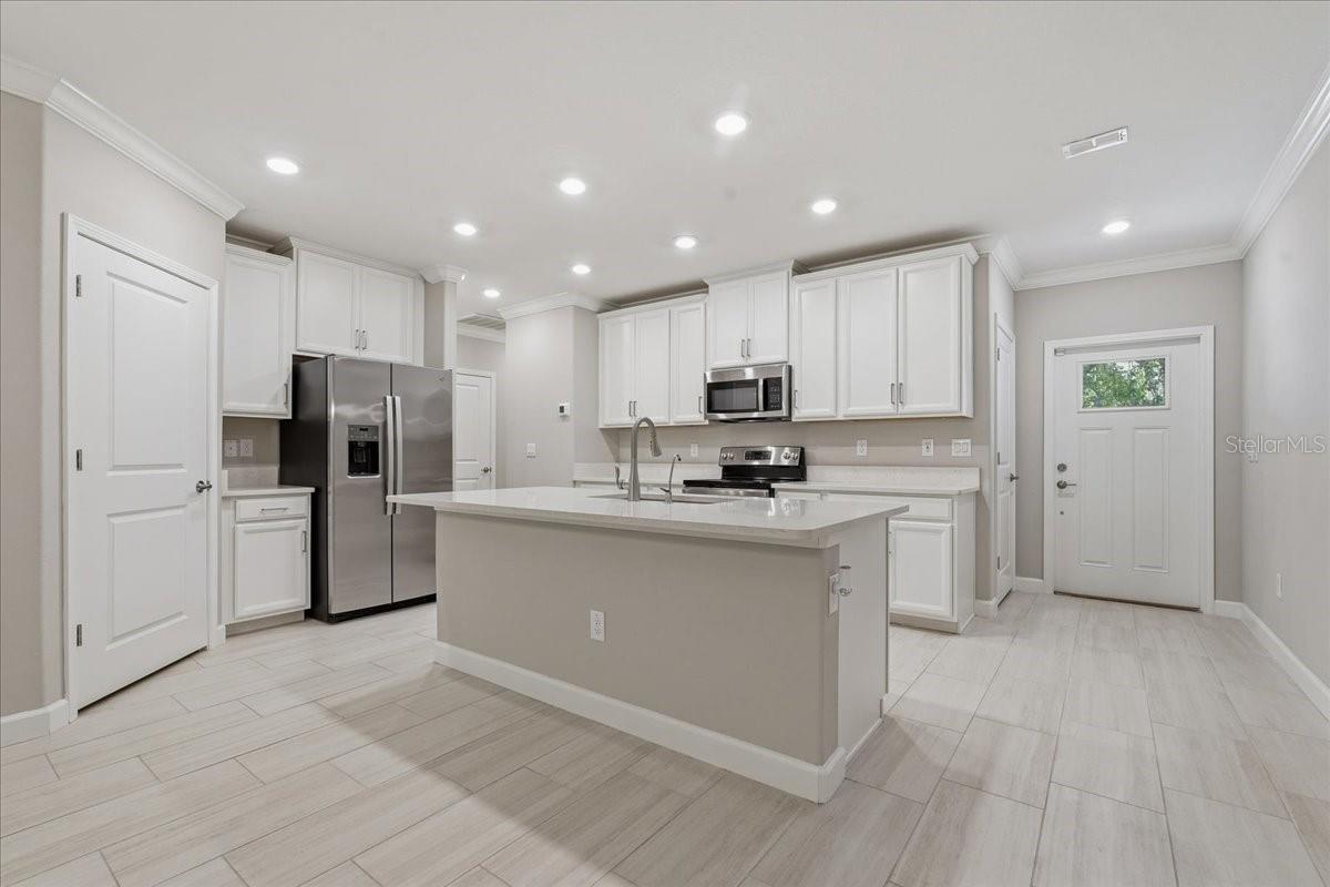 Image 3 of 61 For 16673 Shell Bay Drive