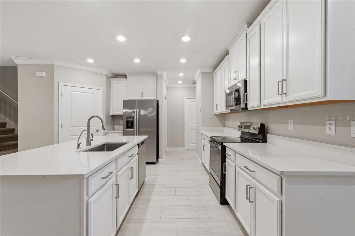 Image 5 of 61 For 16673 Shell Bay Drive