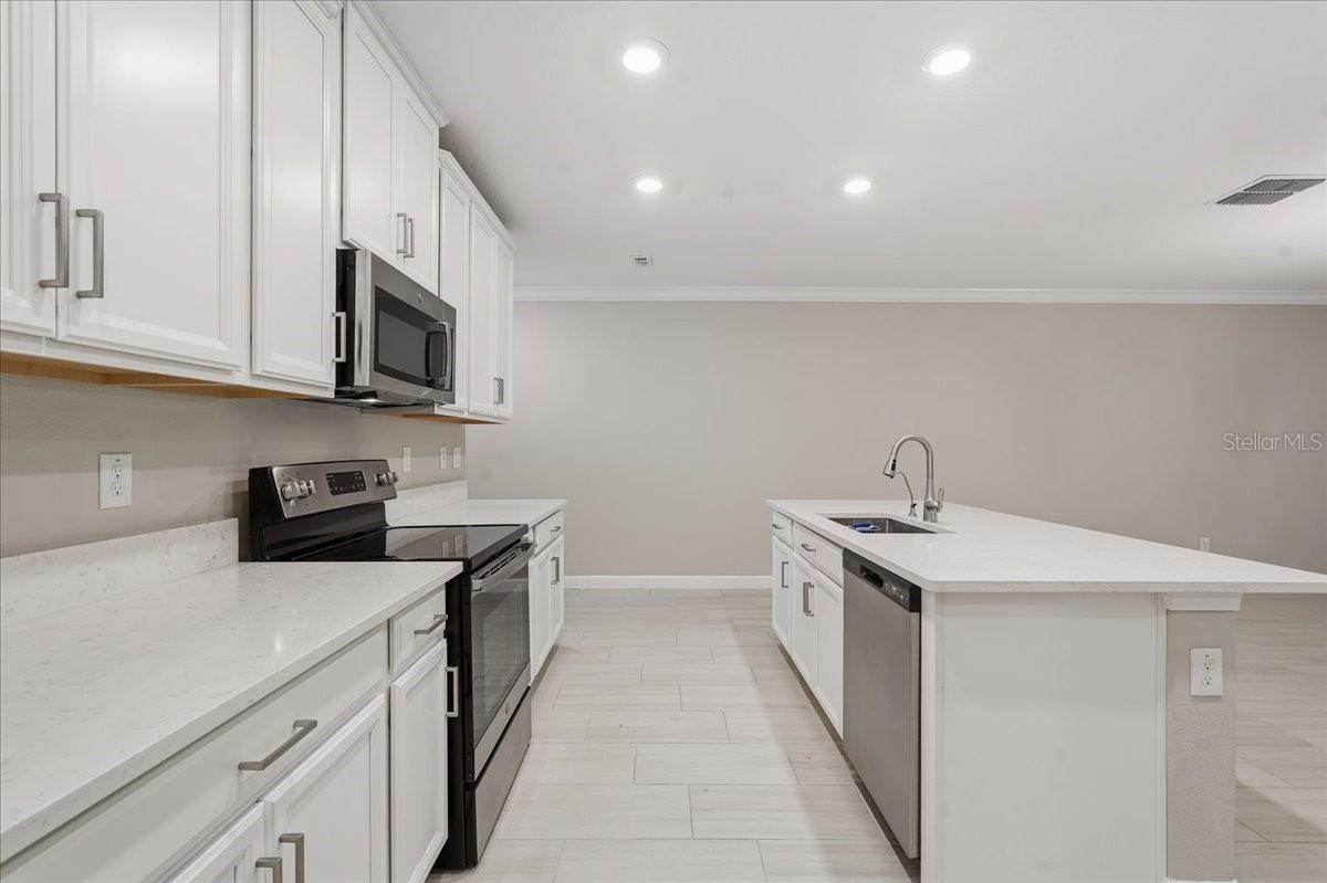 Image 6 of 61 For 16673 Shell Bay Drive