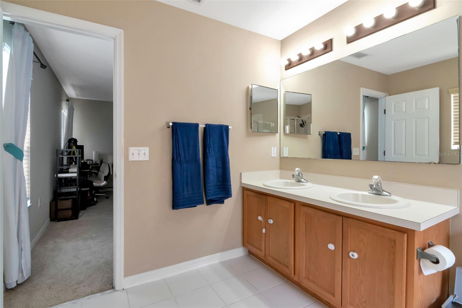 Image 32 of 38 For 11108 Silver Fern Way