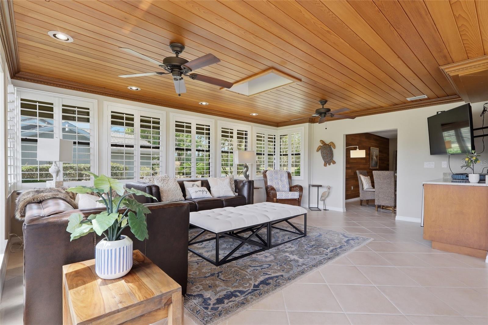 Image 18 of 48 For 29922 Baywood Lane