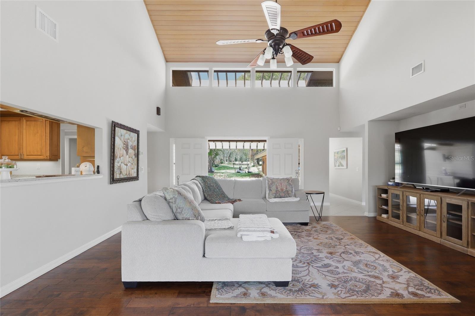 Image 8 of 48 For 29922 Baywood Lane