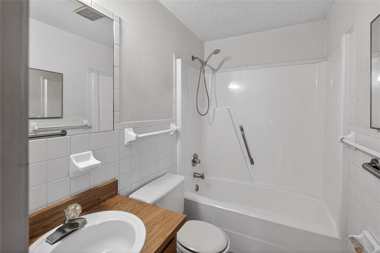 Image 8 of 29 For 7252 Landover Drive