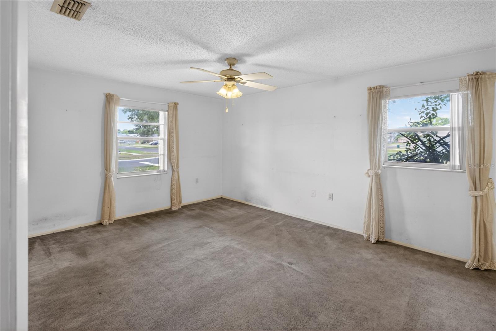 Image 9 of 29 For 7252 Landover Drive