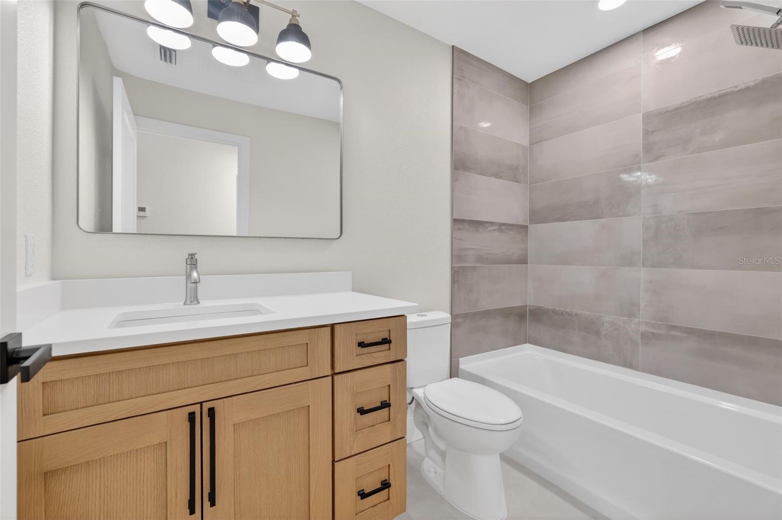 Image 12 of 28 For 5518 Pine Circle Ne