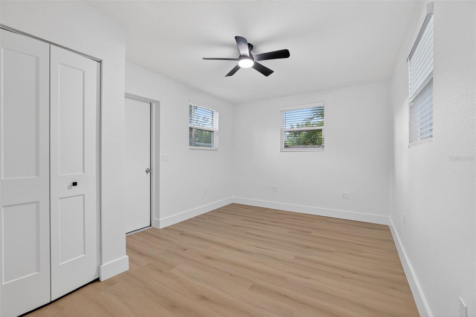 Image 20 of 28 For 5518 Pine Circle Ne